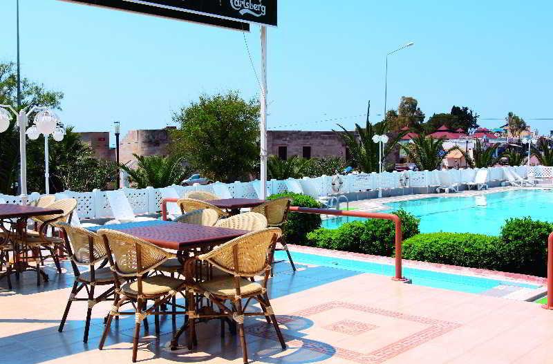 קוקארי Marina Apartments מראה חיצוני תמונה